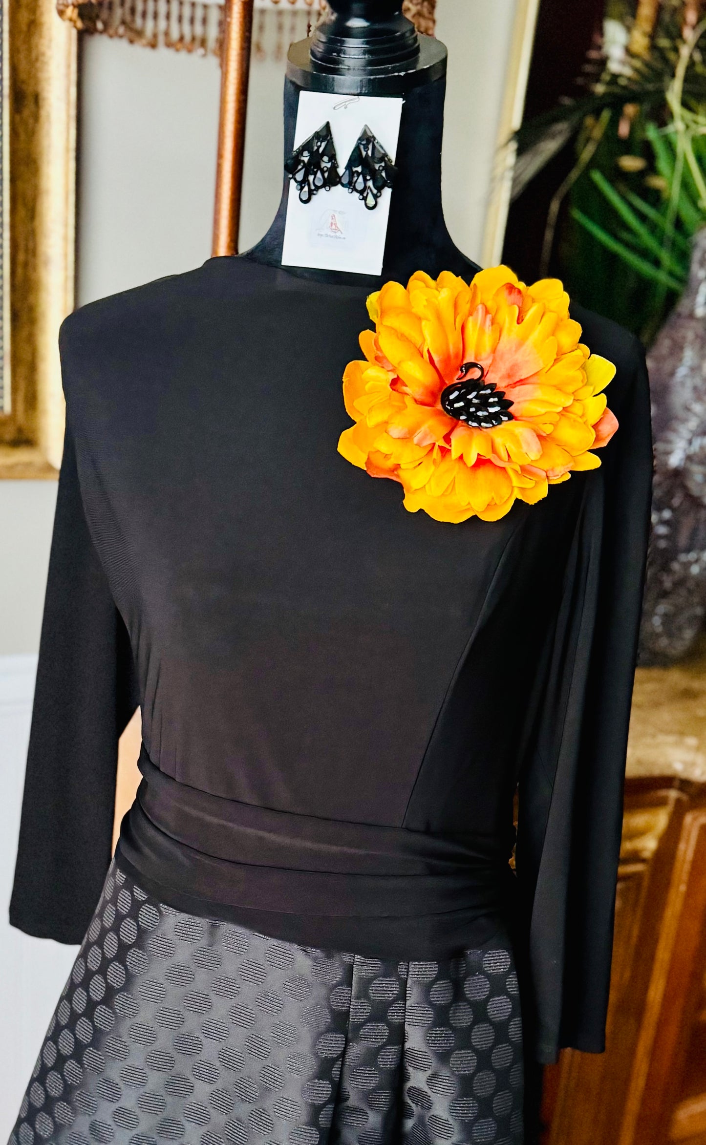 “Black Swan” Floral Brooch & Earrings Set