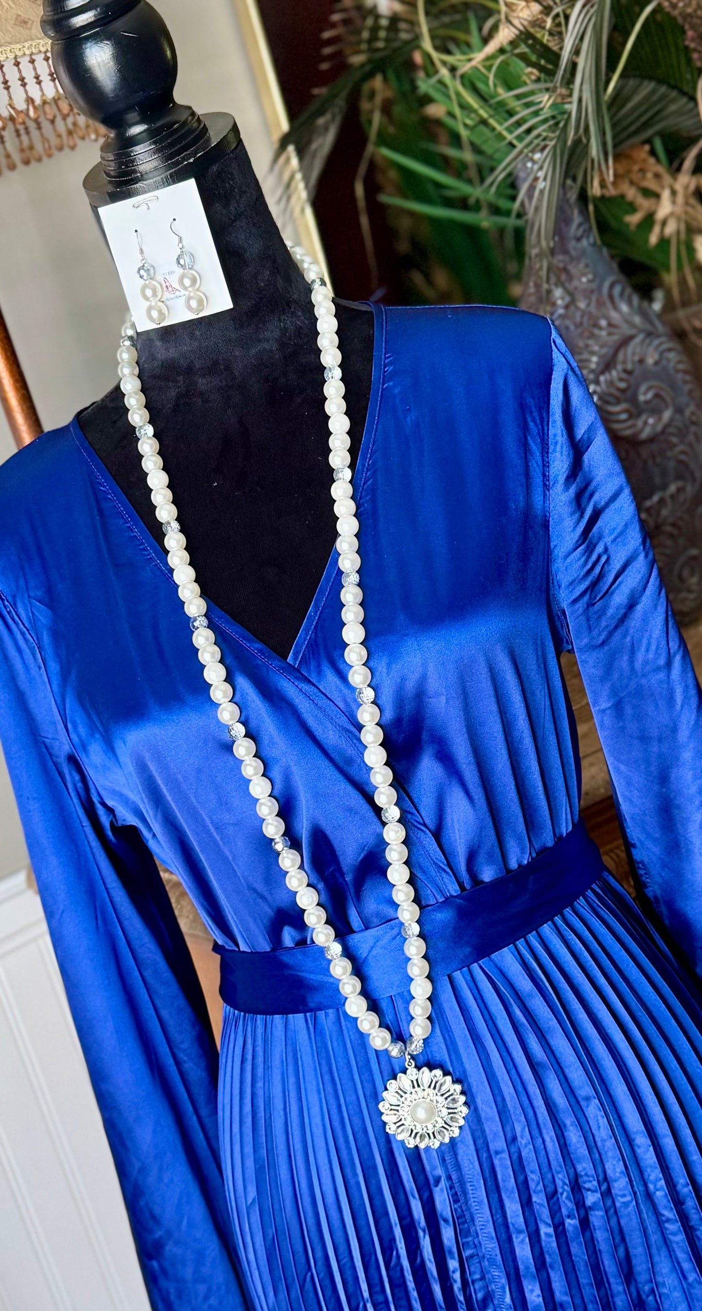 “Crystal Petunia” Long Necklace & Earrings Set