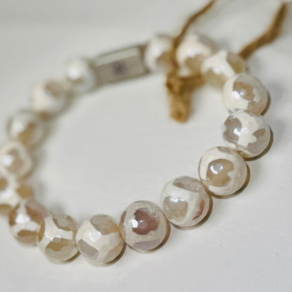 “Mountain Snow” Semi-Precious Stone Bracelet