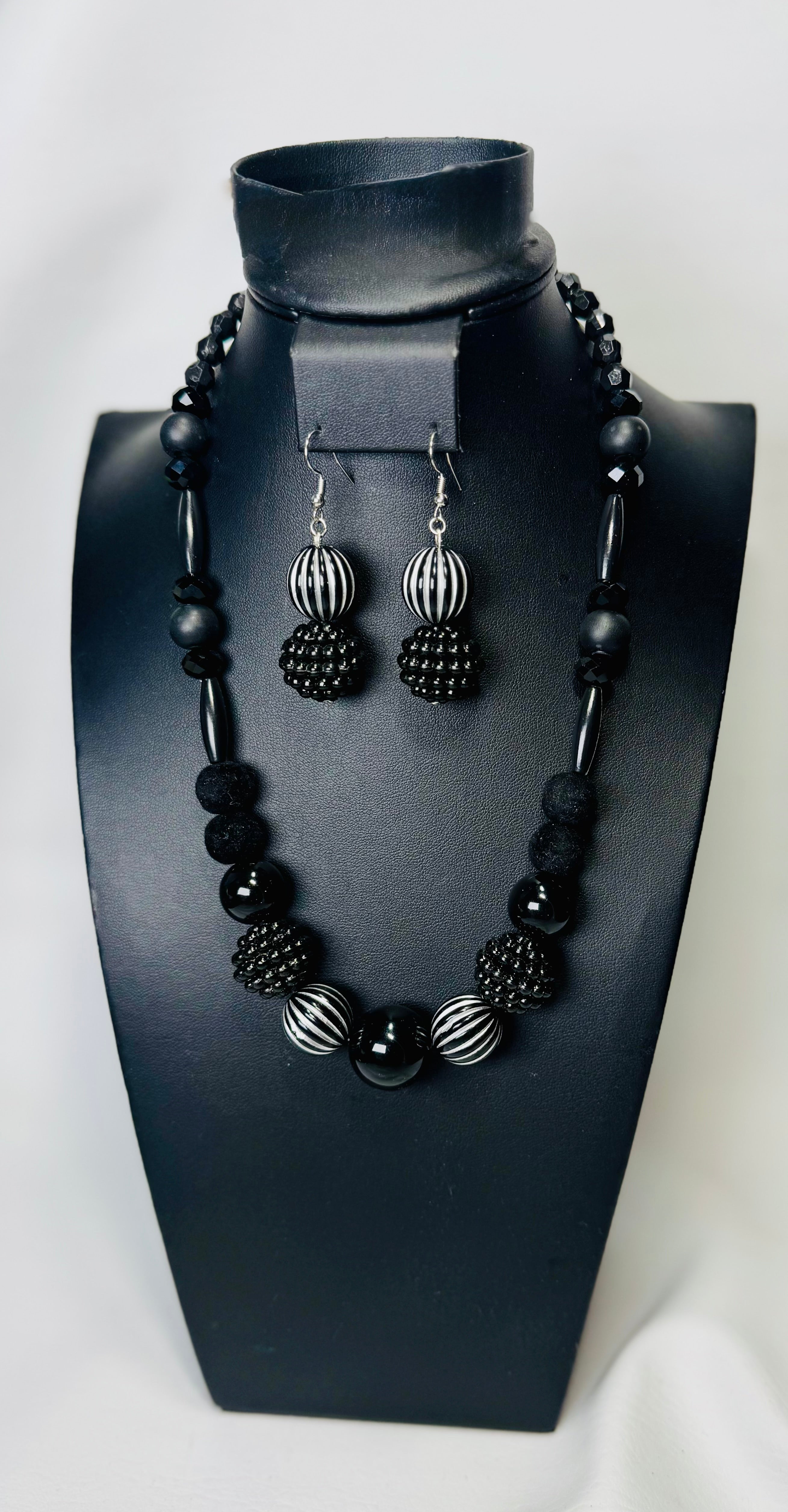 “Moonlit Noir” Necklace & Earrings Set