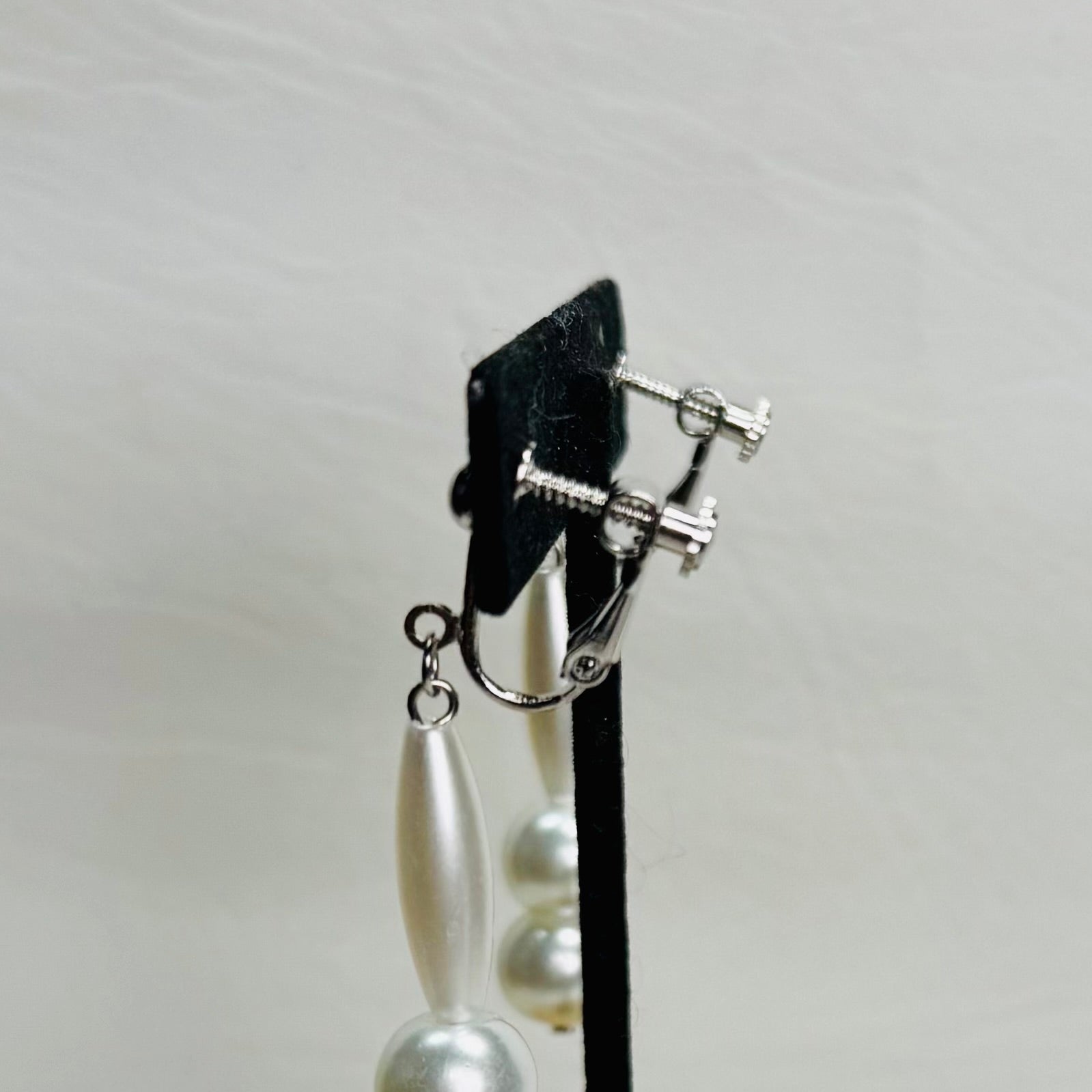 “My Pearls” Dangling Clip & Pierce Earrings