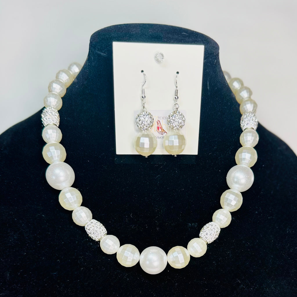 “Penelope” Necklace & Earrings Set