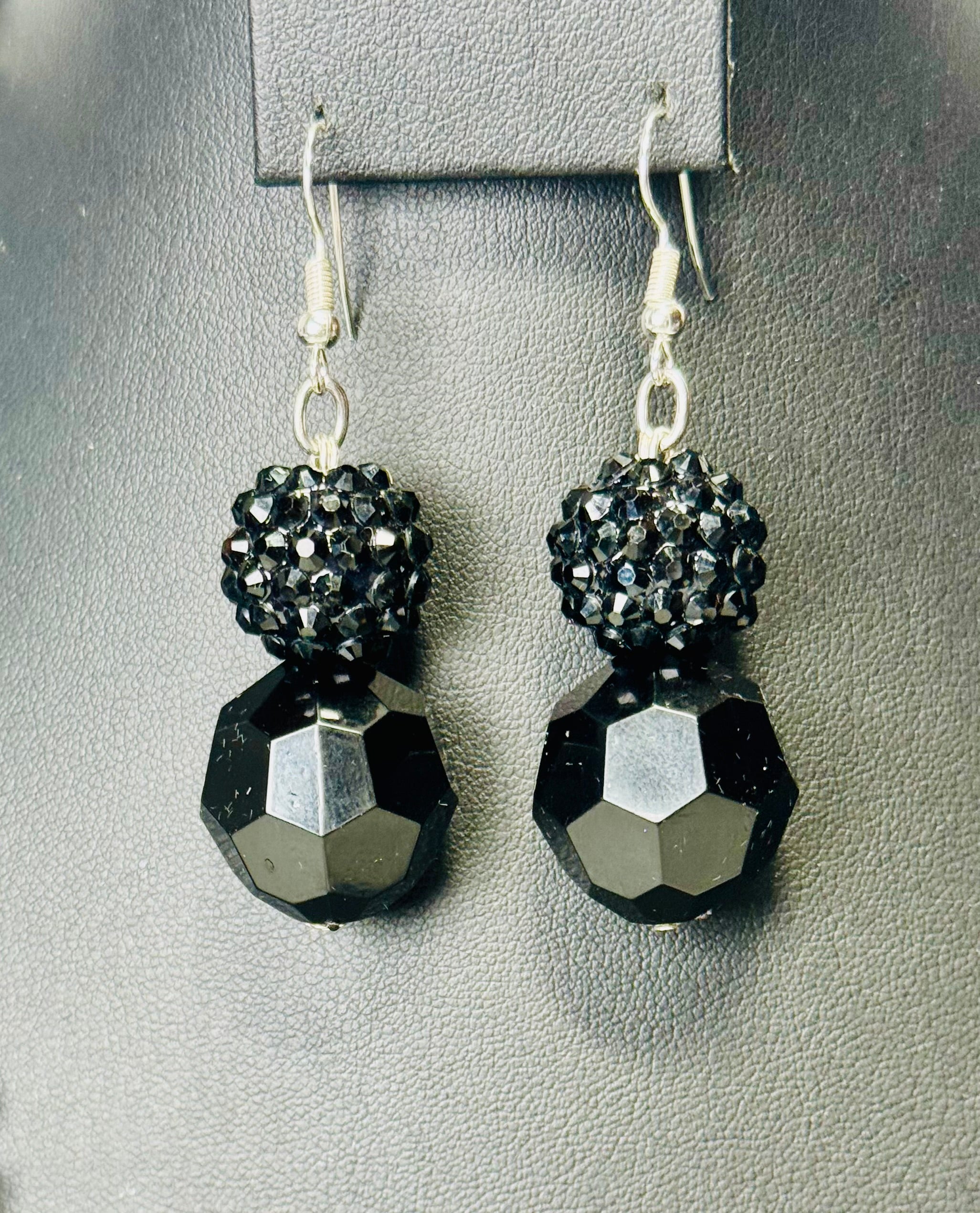 “Midnight Elegance” Necklace & Earrings Set