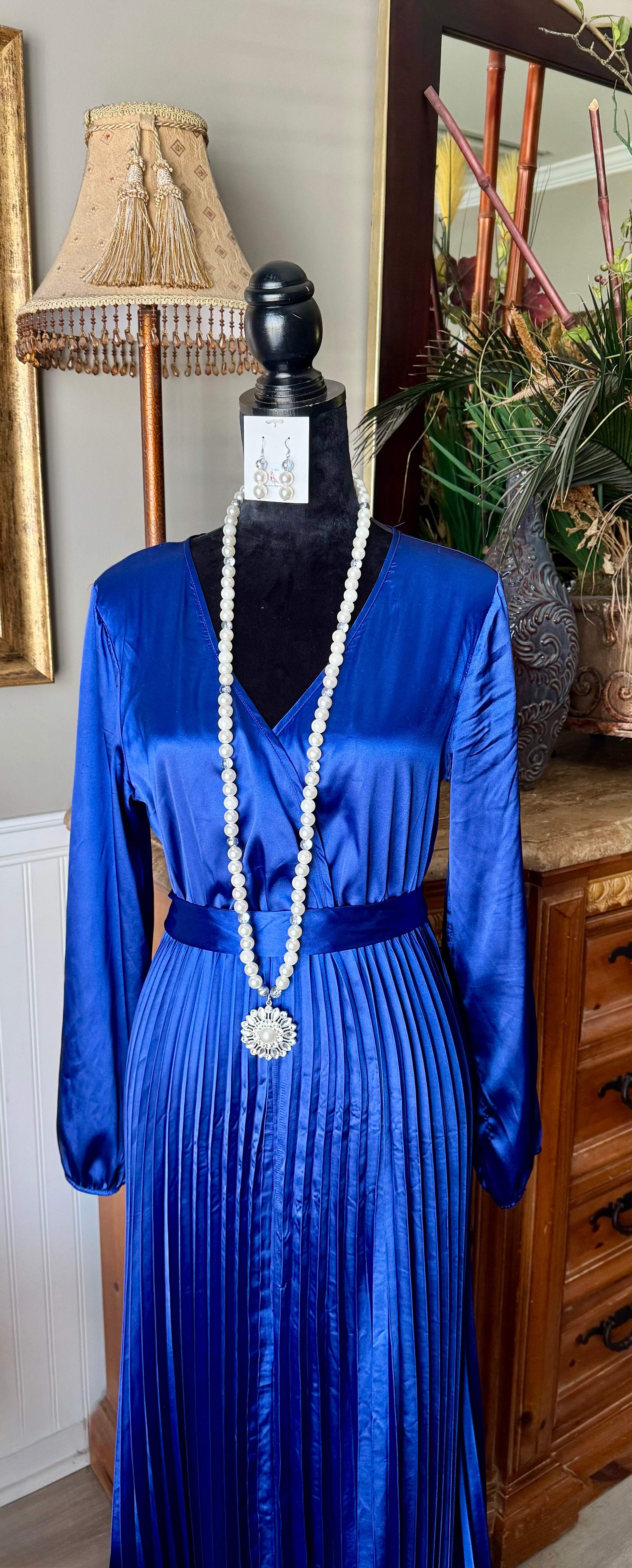 “Crystal Petunia” Long Necklace & Earrings Set