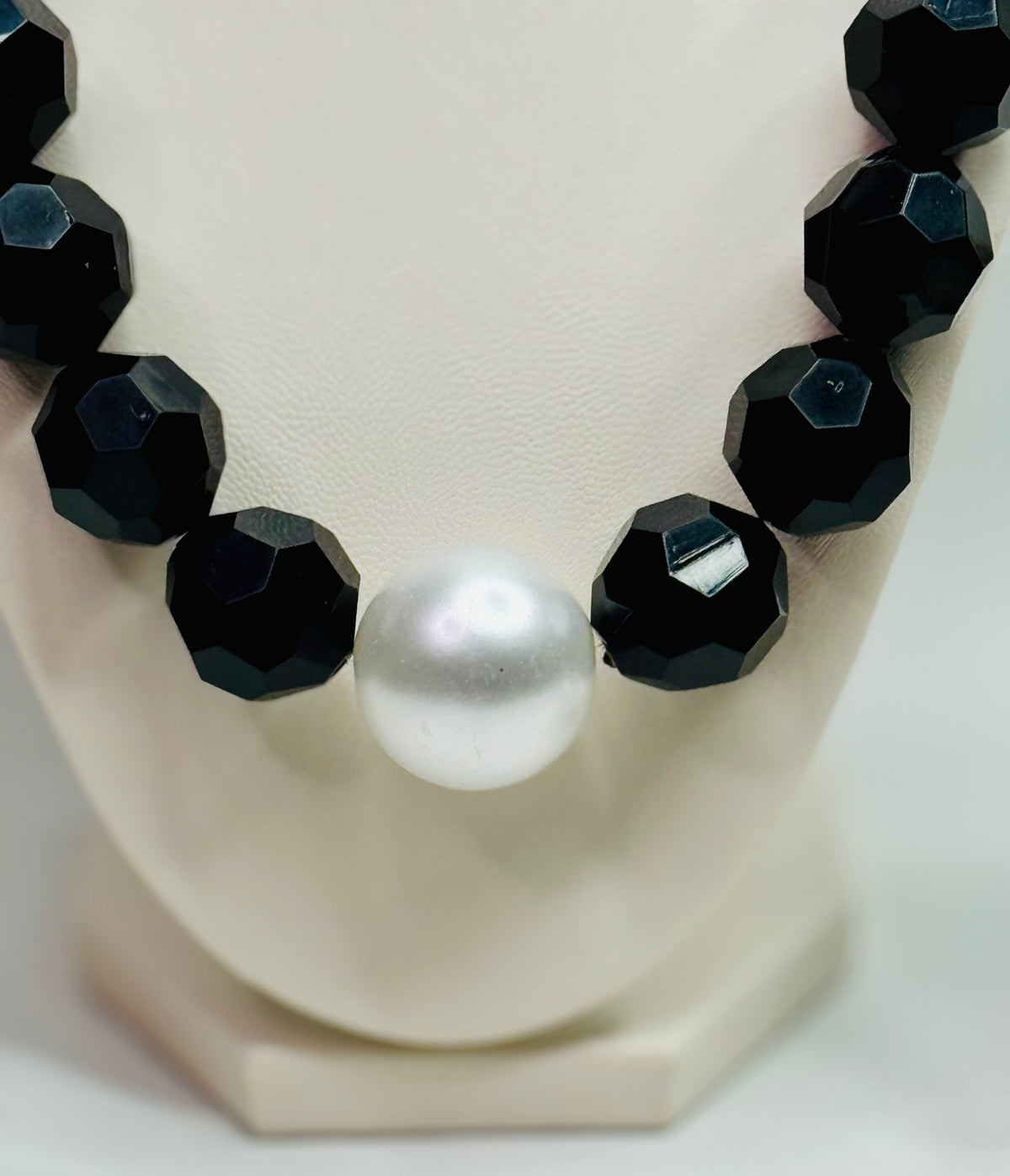 “MIDNIGHT PEARL” Necklace & Earrings Set