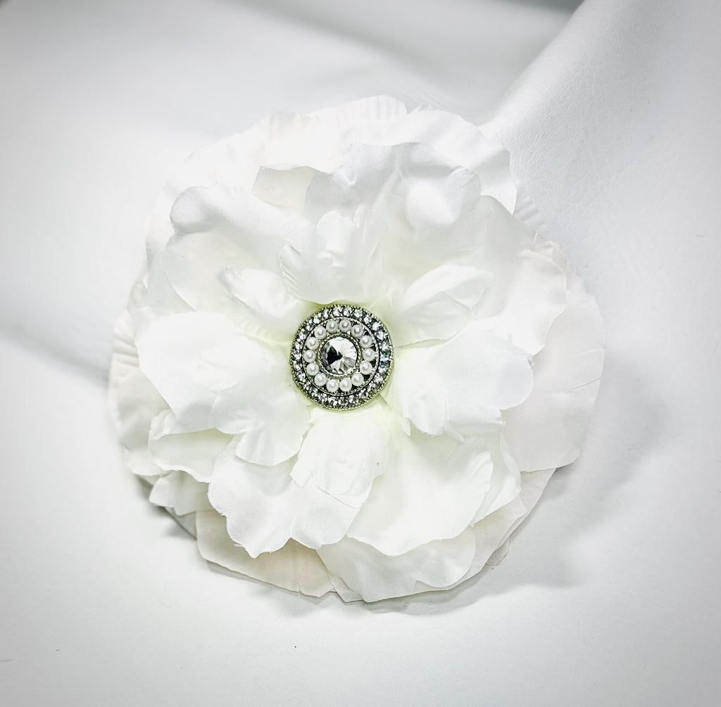 Ivory Grace Brooch & Earrings Set