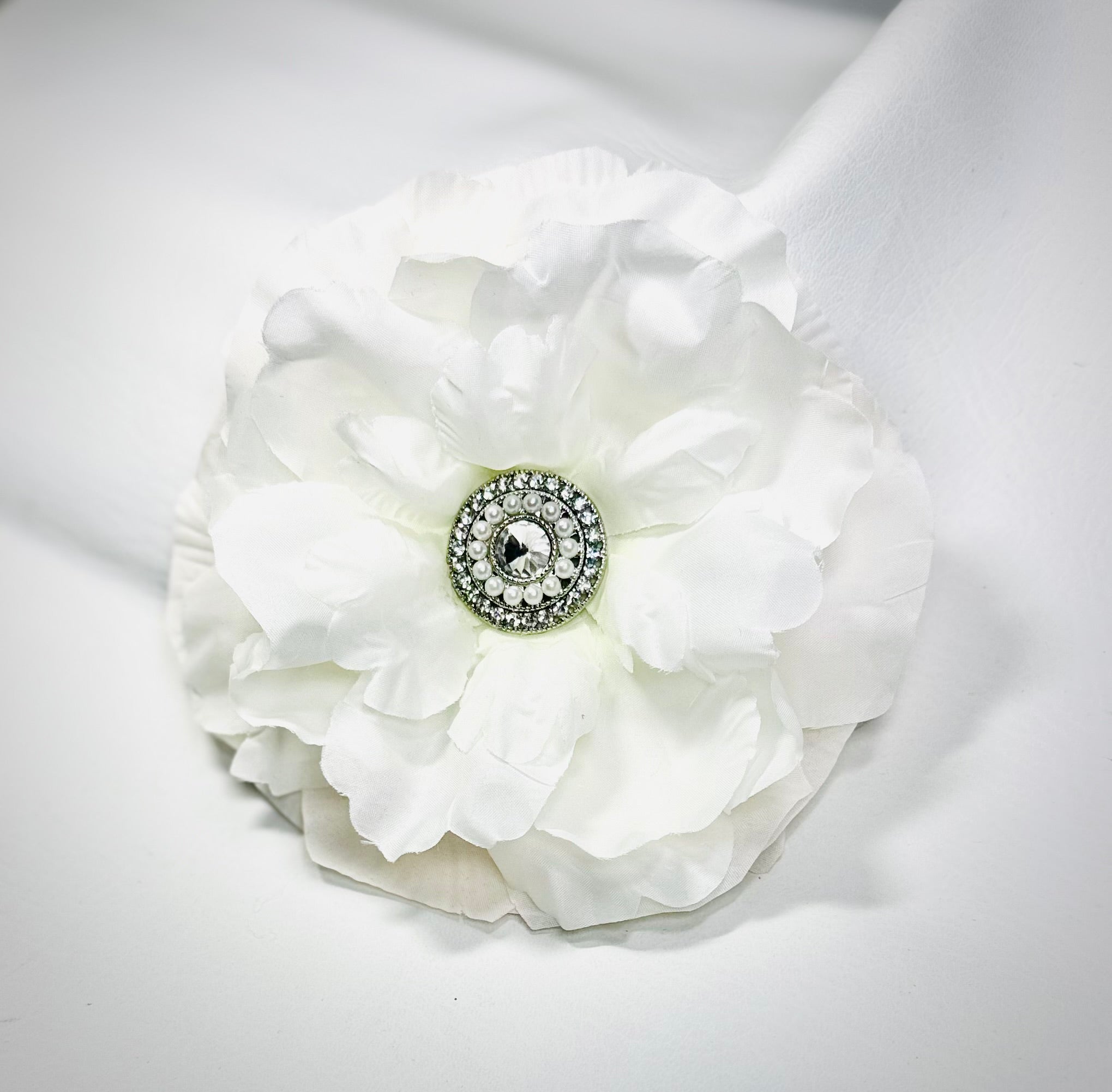 Ivory Grace Brooch & Earrings Set