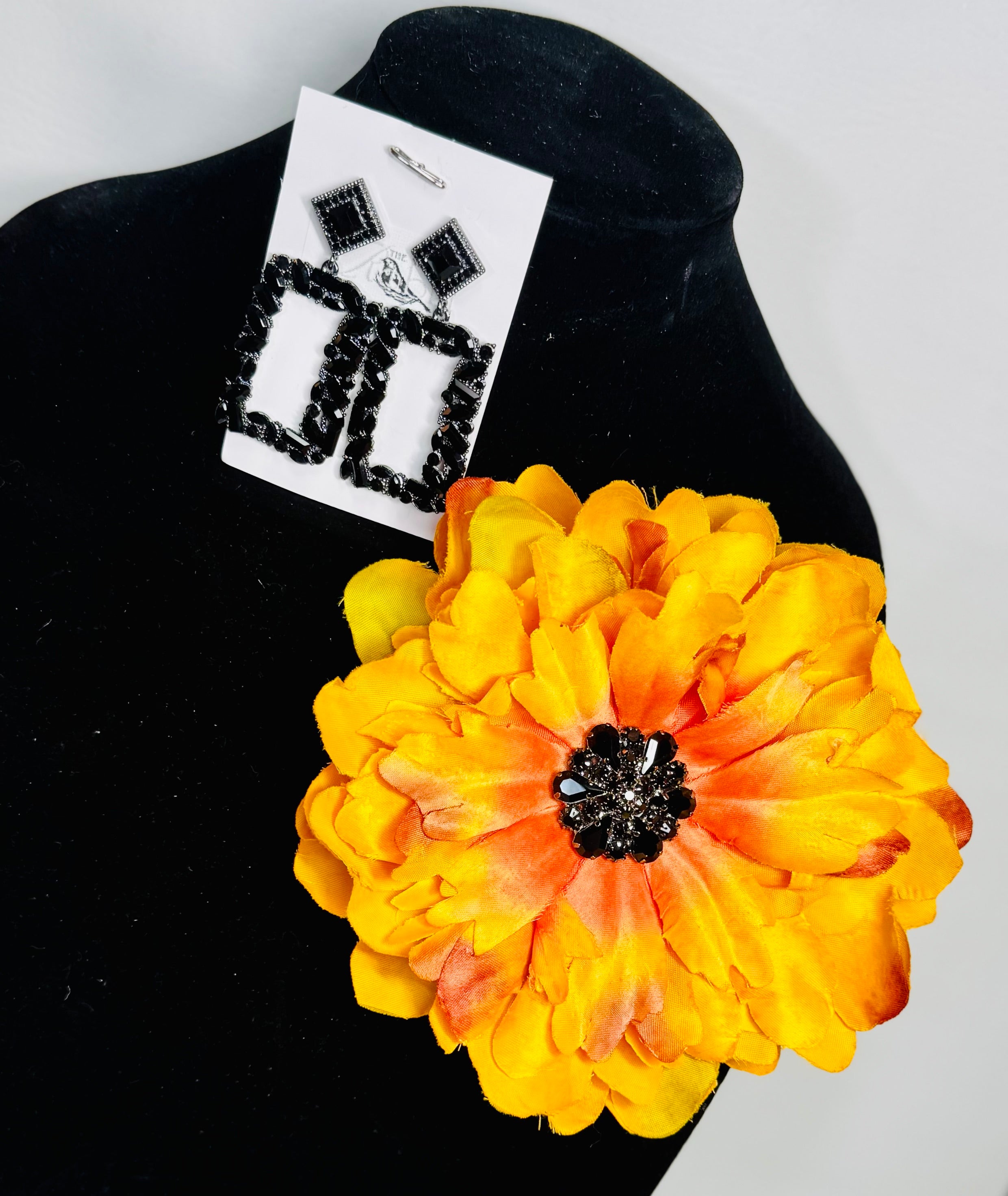 “Gold Midnight” Floral Brooch & Earrings Set