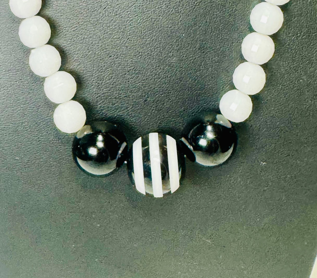 “White Lace Radiance” Necklace & Earrings Set