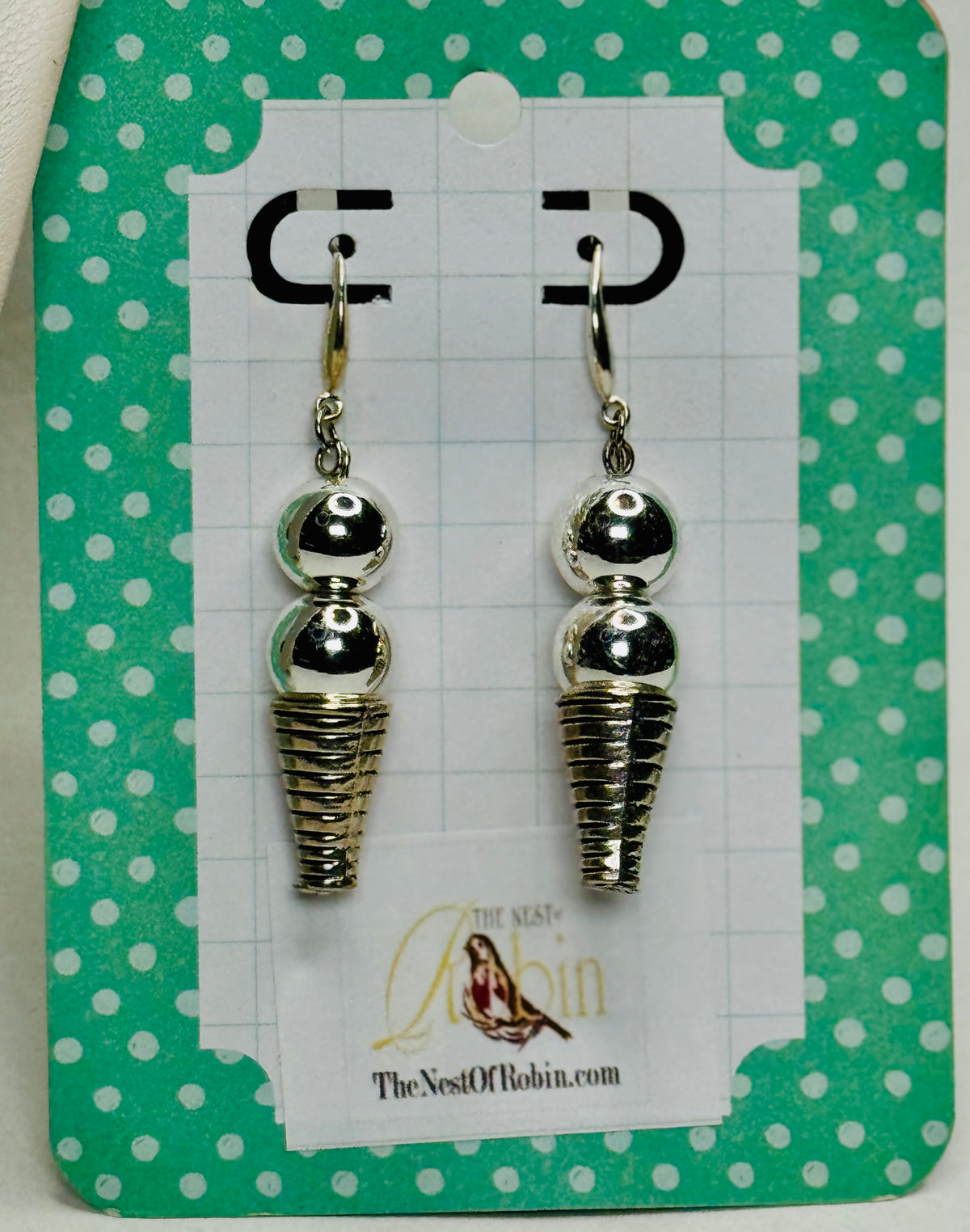 “Silver Radiance”
Necklace and Earring Set