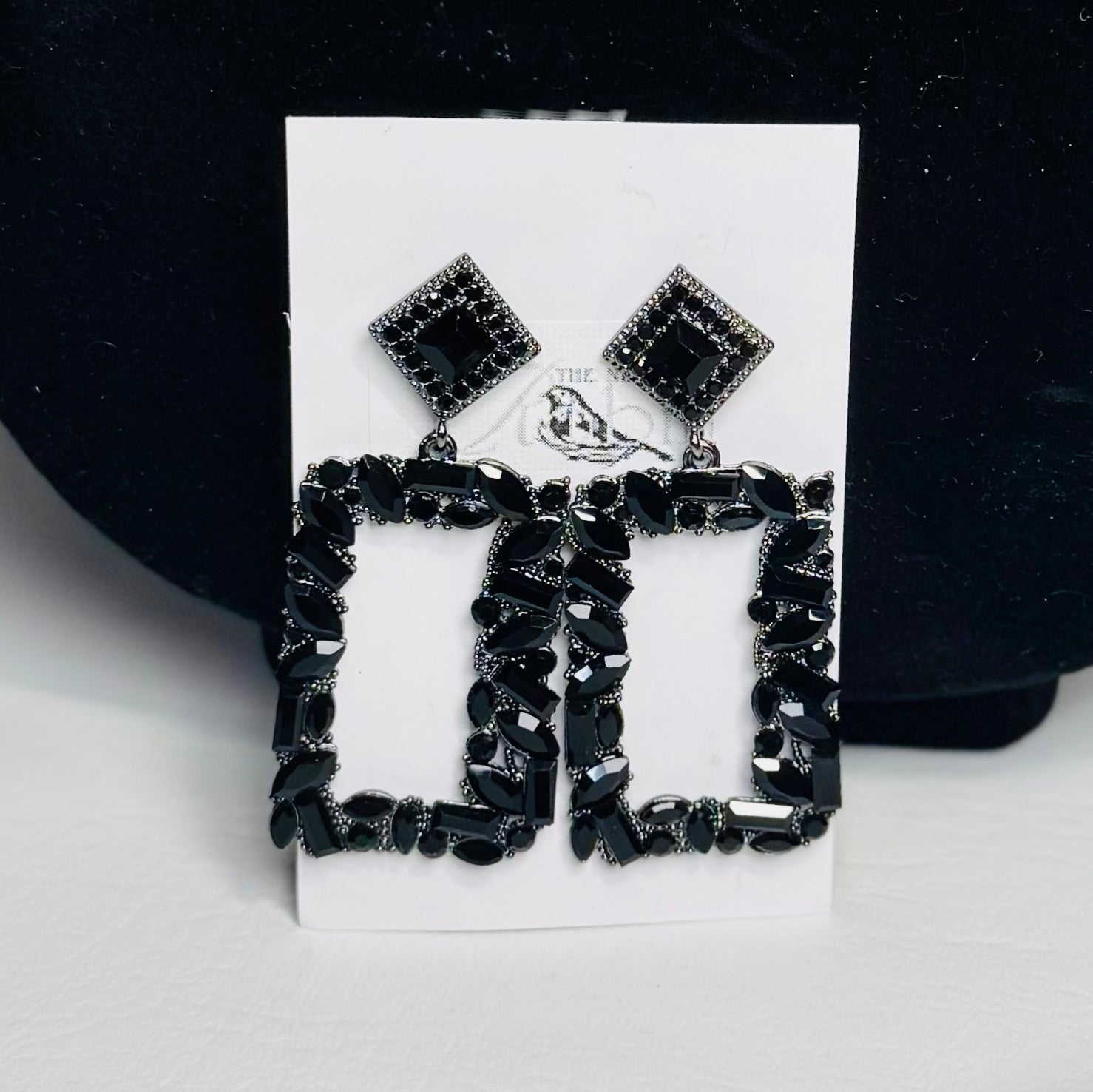 “Gold Midnight” Floral Brooch & Earrings Set