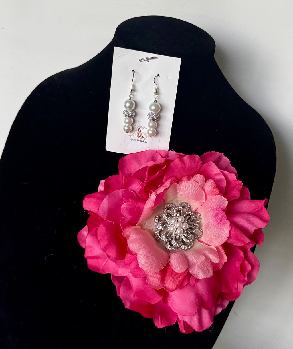 “Zaylee” Floral Brooch & Earrings Set