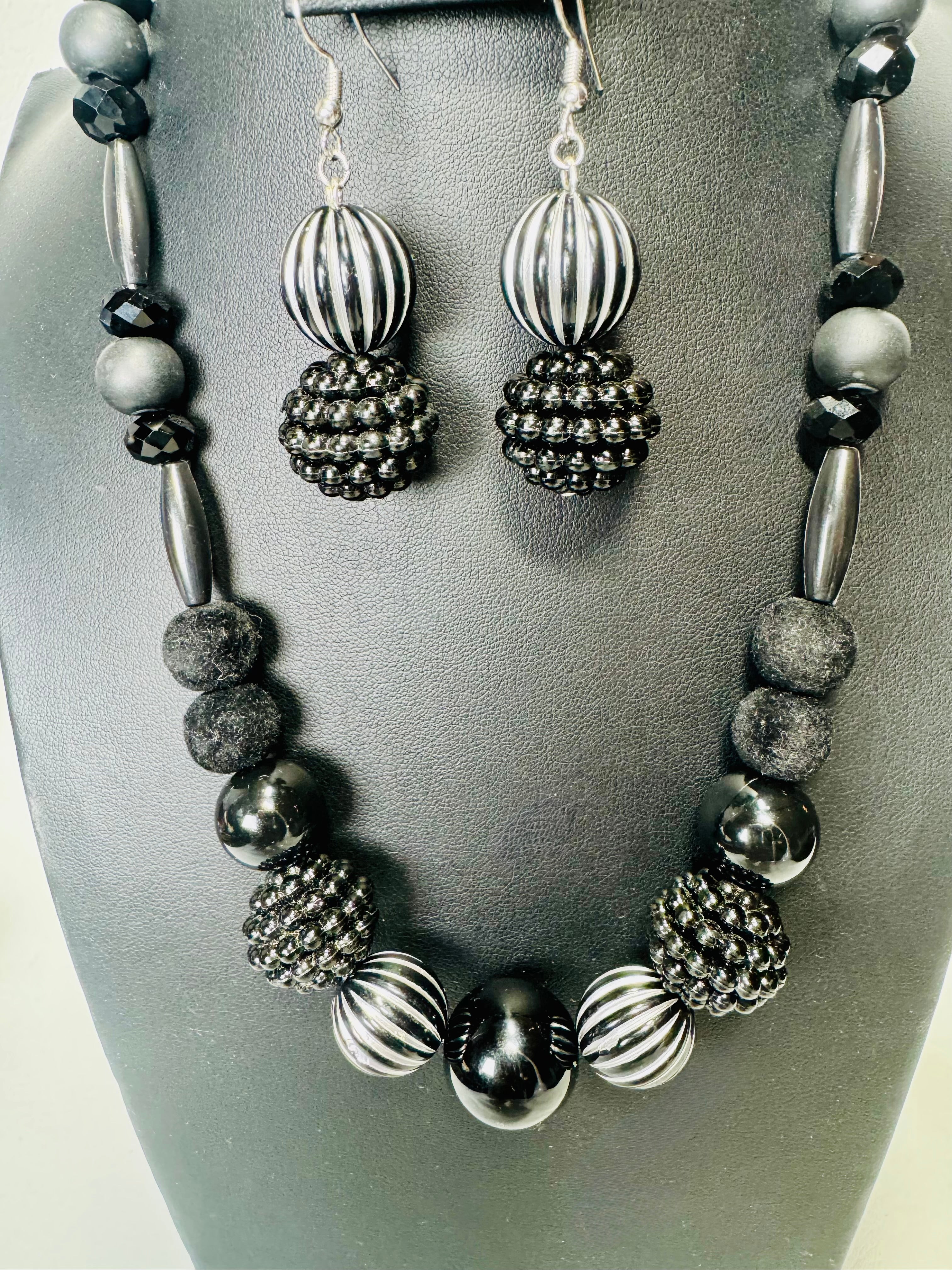 “Moonlit Noir” Necklace & Earrings Set