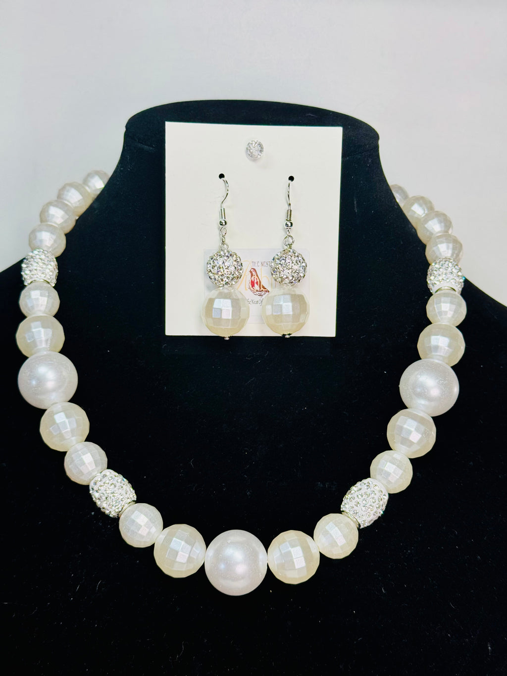 “Penelope” Necklace & Earrings Set