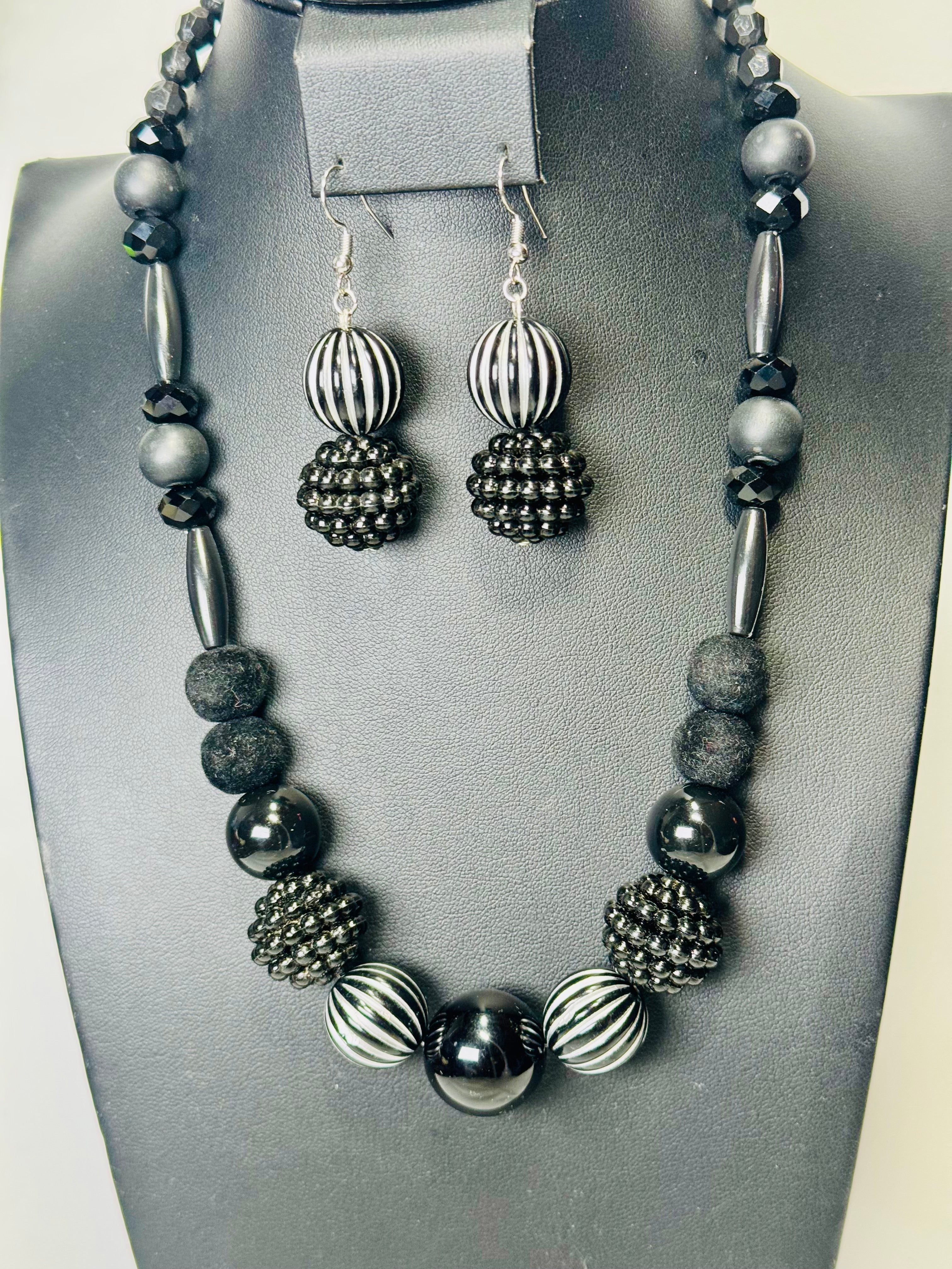 “Moonlit Noir” Necklace & Earrings Set