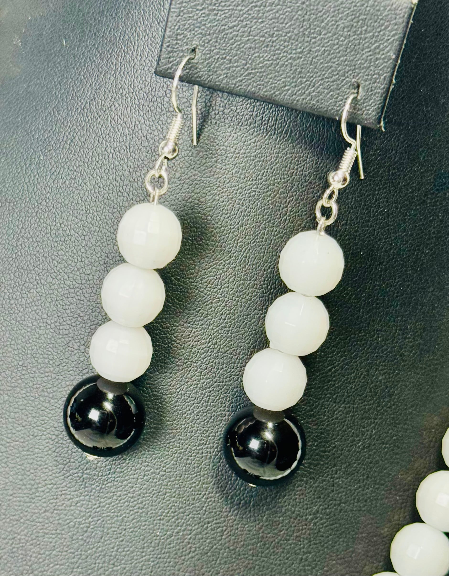 “White Lace Radiance” Necklace & Earrings Set