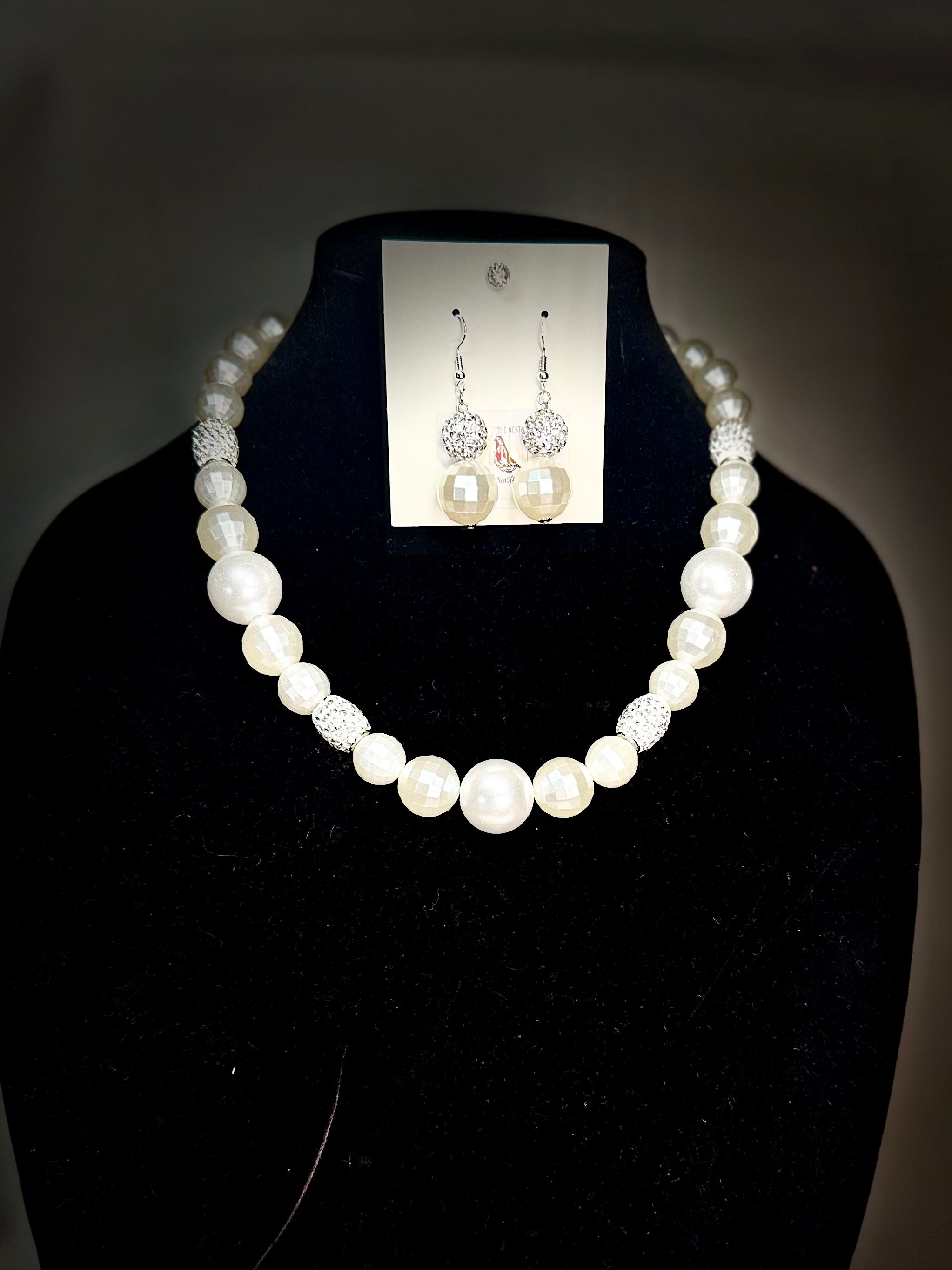 “Penelope” Necklace & Earrings Set