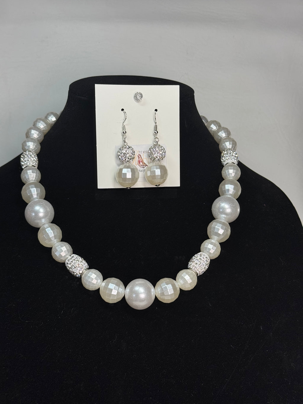 “Penelope” Necklace & Earrings Set
