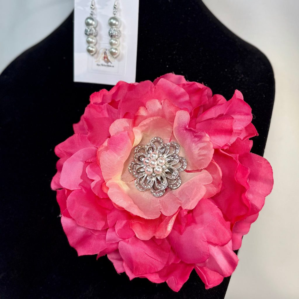 “Zaylee” Floral Brooch & Earrings Set
