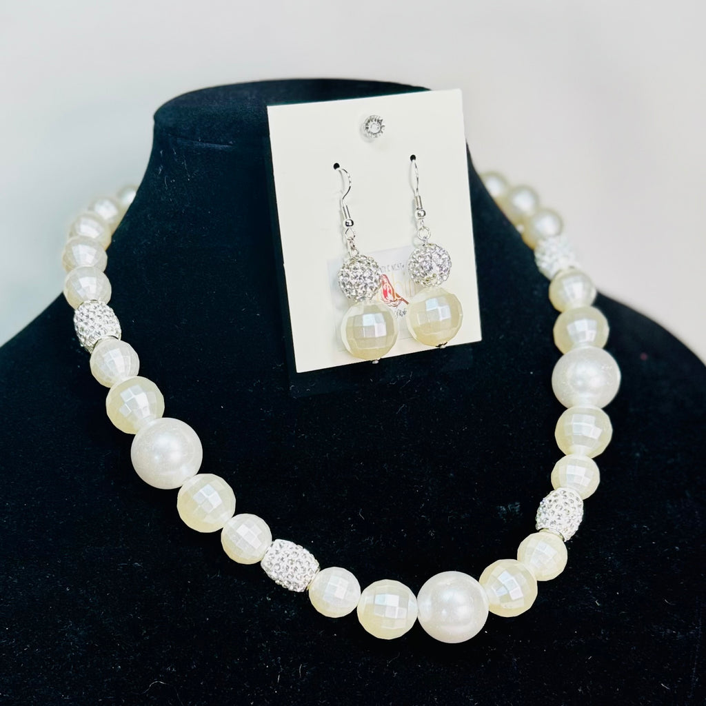 “Penelope” Necklace & Earrings Set